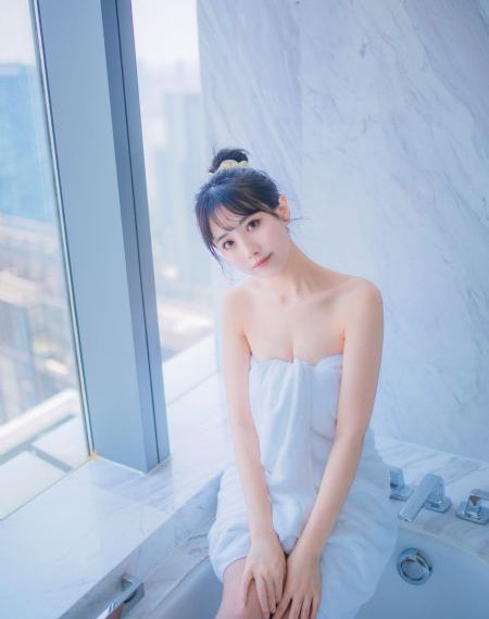 欧美巨乳妈妈_超清免费观看