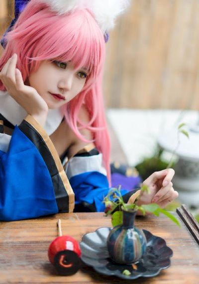 欧美春款连衣裙_高清高清完整版