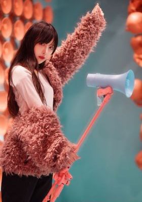 欧美女人自拍长发_在线视频网